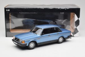 Volvo 240 GL Blå Metallic Minichamps 1:18 155171404 Metall — bild 6 av 6