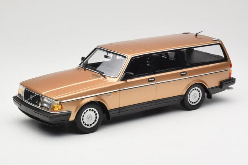 Volvo 240 GL Kombi Gold Metallic Minichamps 1:18 155171415 Metall