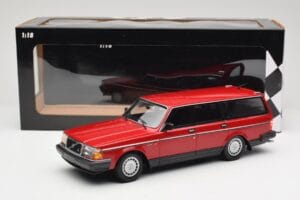 Volvo 240 GL Kombi Röd Minichamps 1:18 155171411 Metall — bild 6 av 6