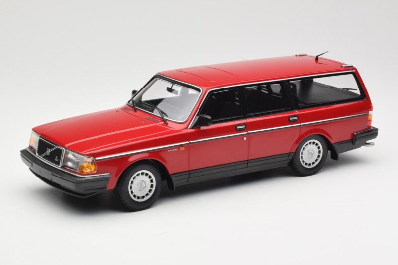 Volvo 240 GL Kombi Röd Minichamps 1:18 155171411 Metall