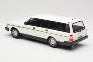 Volvo 240 GL Kombi Vit Minichamps 1:18 155171412 Metall — bild 5 av 6