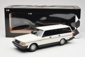 Volvo 240 GL Kombi Vit Minichamps 1:18 155171412 Metall — bild 6 av 6