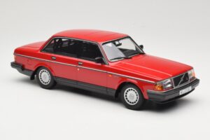 Volvo 240 GL Mörkröd Minichamps 1:18 166171401 Metall — bild 4 av 6
