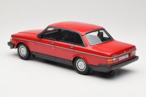 Volvo 240 GL Mörkröd Minichamps 1:18 166171401 Metall — bild 5 av 6