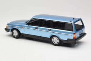 Volvo 240 GL Estate Blue Metallic Minichamps 1:18 155171414 Metall — bild 5 av 6