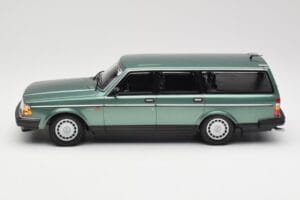 Volvo 240 GL Estate Green Metallic Minichamps 1:18 155171410 Metall — bild 3 av 6