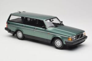 Volvo 240 GL Estate Green Metallic Minichamps 1:18 155171410 Metall — bild 4 av 6
