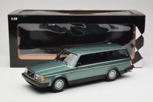 Volvo 240 GL Estate Green Metallic Minichamps 1:18 155171410 Metall — bild 6 av 6