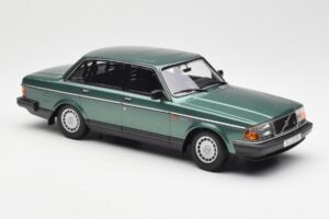 Volvo 240 GL Grön Metallic Minichamps 1:18 155171400 Metall — bild 4 av 6