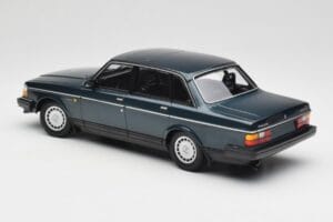 Volvo 240 GL Petrol Metallic Minichamps 1:18 155171407 Metall — bild 5 av 6