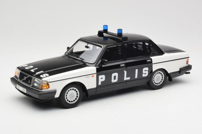 Volvo 240 GL Polis Sweden Svart Minichamps 1:18 155171497 Metall