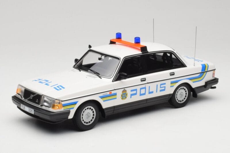 Volvo 240 GL Polis Sweden Minichamps 1:18 155171490 Metall