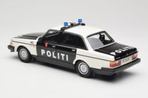 Volvo 240 GL Politi Norway Svart Minichamps 1:18 155171496 Metall — bild 5 av 6