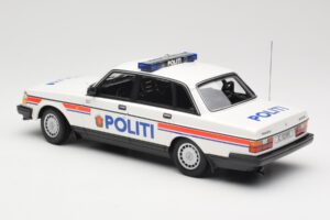 Volvo 240 GL Politi Norway Minichamps 1:18 155171491 Metall — bild 5 av 6