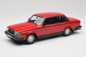 Volvo 240 GL Röd Minichamps 1:18 155171401 Metall