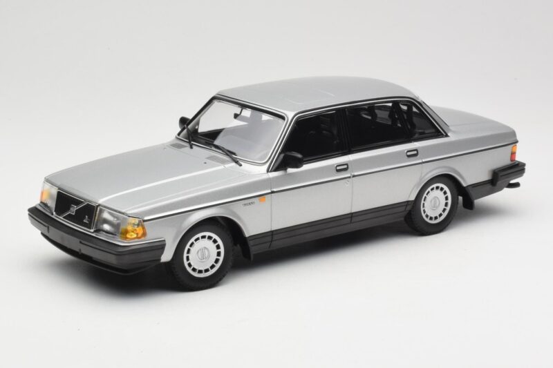 Volvo 240 GL Silver Minichamps 1:18 155171408 Metall