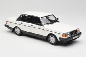 Volvo 240 GL Vit Minichamps 1:18 155171402 Metall — bild 4 av 6