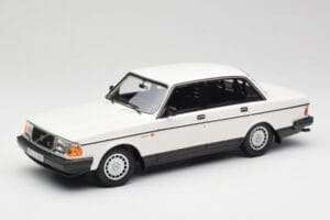 Volvo 240 GL Vit Minichamps 1:18 155171402 Metall