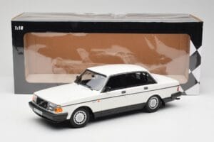 Volvo 240 GL Vit Minichamps 1:18 155171402 Metall — bild 6 av 6