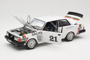 Volvo 240 Turbo #21 P. Stureson DTM Winner Wunstorf 1985 AUTOart 1:18 88592 Metall — bild 2 av 8