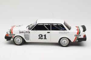 Volvo 240 Turbo #21 P. Stureson DTM Winner Wunstorf 1985 AUTOart 1:18 88592 Metall — bild 4 av 8