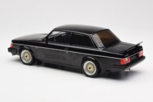 Volvo 240 Turbo Svart Custom IXO 1:18 18CMC178 Metall — bild 5 av 6