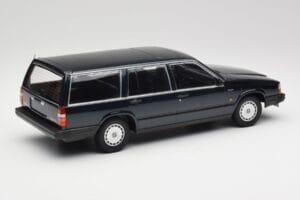 Volvo 740 GL Kombi Mörkgrön Metallic Minichamps 1:18 155171771 Metall — bild 2 av 6