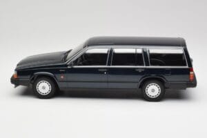 Volvo 740 GL Kombi Mörkgrön Metallic Minichamps 1:18 155171771 Metall — bild 3 av 6