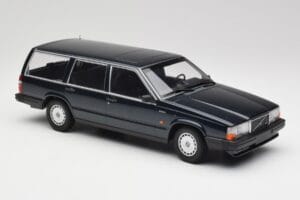 Volvo 740 GL Kombi Mörkgrön Metallic Minichamps 1:18 155171771 Metall — bild 4 av 6