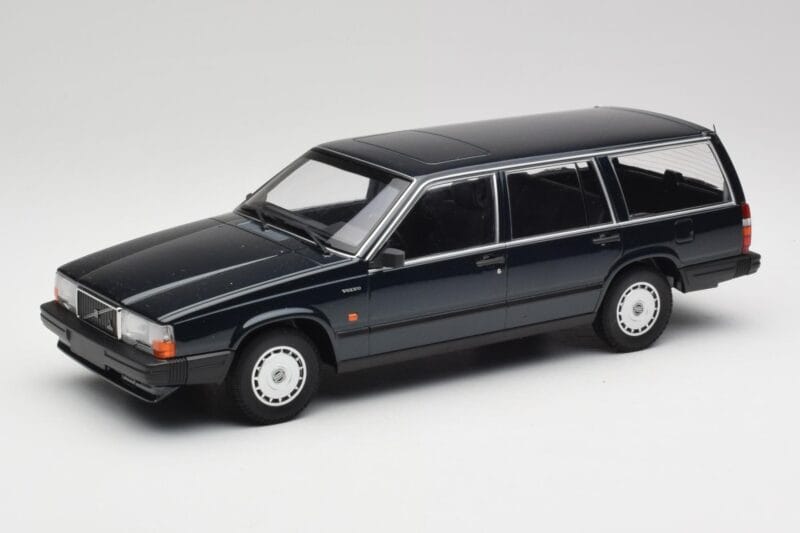 Volvo 740 GL Kombi Mörkgrön Metallic Minichamps 1:18 155171771 Metall