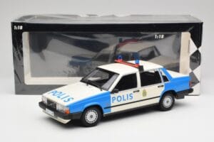 Volvo 740 GL Polis Sverige Minichamps 1:18 155171791 Metall — bild 6 av 6