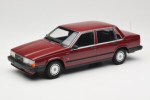 Volvo 740 GL Röd Minichamps 1:18 155171704 Metall