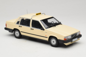 Volvo 740 GL Taxi Tyskland Minichamps 1:18 155171792 Metall — bild 4 av 6