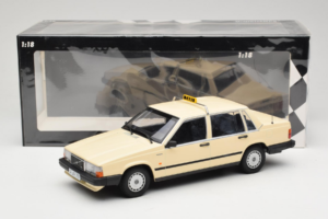 Volvo 740 GL Taxi Tyskland Minichamps 1:18 155171792 Metall — bild 6 av 6
