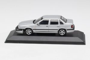 Volvo 850 Silver Minichamps 1:43 430171402 Metall