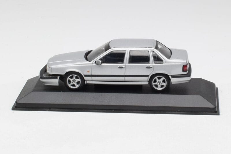 Volvo 850 Silver Minichamps 1:43 430171402 Metall
