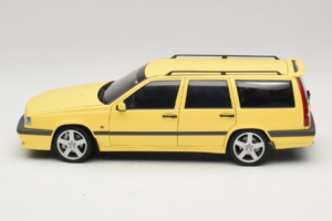 Volvo 850 T-5R Kombi Cream Yellow AUTOart 1:18 79506 Metall — bild 4 av 8