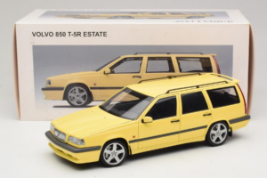 Volvo 850 T-5R Kombi Cream Yellow AUTOart 1:18 79506 Metall — bild 8 av 8