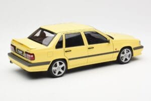 Volvo 850 T-5R Gul AUTOart 1:18 79501 Metall — bild 3 av 8