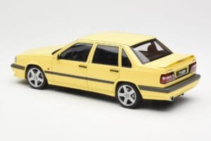 Volvo 850 T-5R Gul AUTOart 1:18 79501 Metall — bild 7 av 8