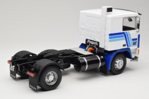 Volvo F12 Blå Vit Road Kings 1:18 RK180033 Metall — bild 3 av 8