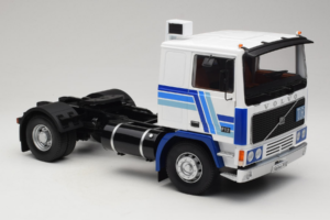 Volvo F12 Blå Vit Road Kings 1:18 RK180033 Metall — bild 6 av 8