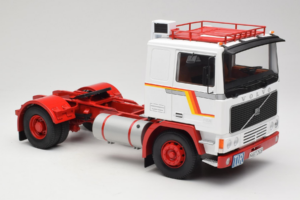 Volvo F12 Vit Röd Road Kings 1:18 RK180031 Metall — bild 6 av 8