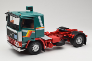 Volvo F1220 Grön Röd Road Kings 1:18 RK180032 Metall — bild 2 av 8