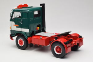 Volvo F88 Bilspedition Grön Vit MCG 1:18 MCG18139 Metall — bild 7 av 8