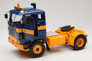 Volvo F88 Mörkblå Gul MCG 1:18 MCG18140 Metall — bild 2 av 8