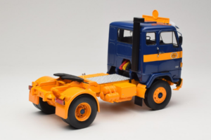 Volvo F88 Mörkblå Gul MCG 1:18 MCG18140 Metall — bild 3 av 8