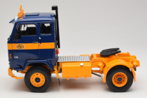 Volvo F88 Mörkblå Gul MCG 1:18 MCG18140 Metall — bild 4 av 8