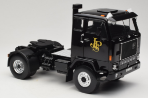 Volvo F88 John Player Special Black MCG 1:18 MCG18217 Metall — bild 6 av 8