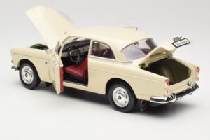 Volvo P121 Amazon Vit Revell 1:18 08866 Metall — bild 5 av 8